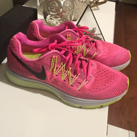 nike shoes pink color